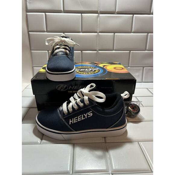 Heelys Kids Pro 20 Wheeled Shoe Navy Canvas Lace Closure Size 3 - Picture 2 of 10